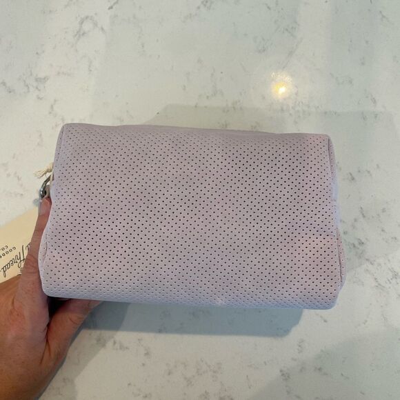 NWT Universal Thread Pouch - Picture 3 of 3